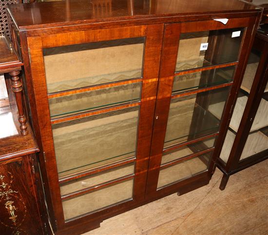 1930s glazed cabinet(-)